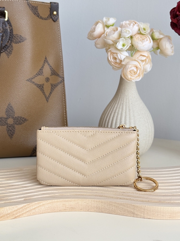 イヴサンローラン財布背面デザイン